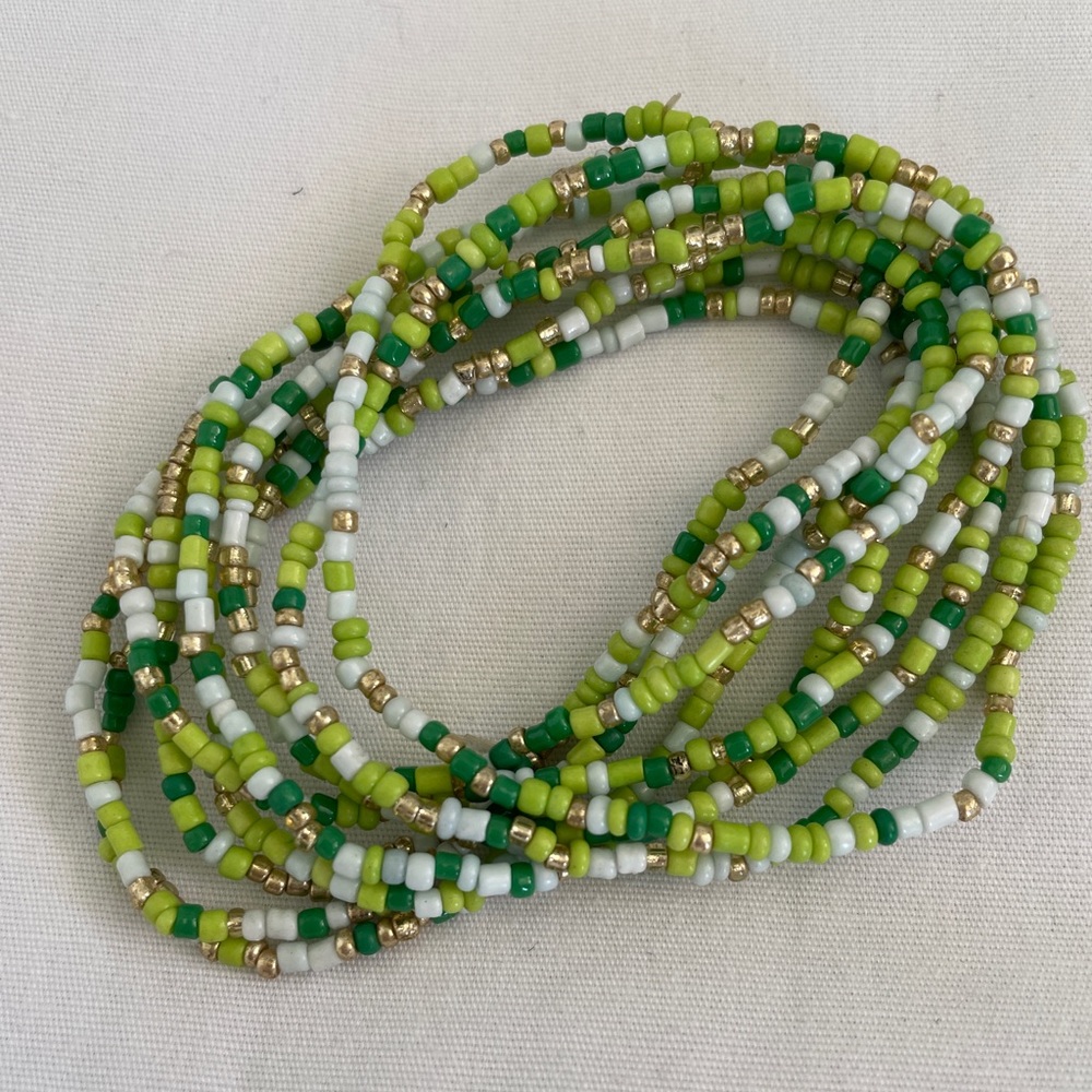 Set of elastic stacked bracelets